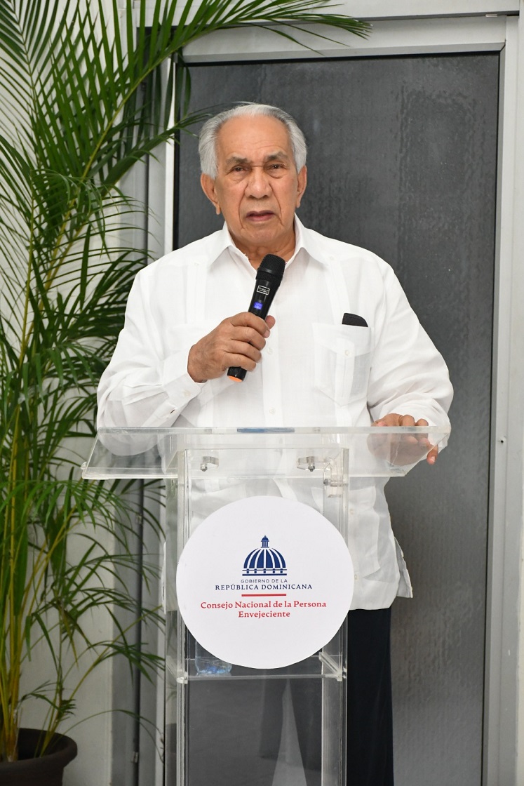 CONAPE responde a comunitarios de Villas Agrícolas