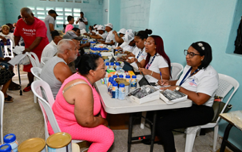Conape lleva asistencia social a más de 400 adultos mayores de Villas Agrícolas