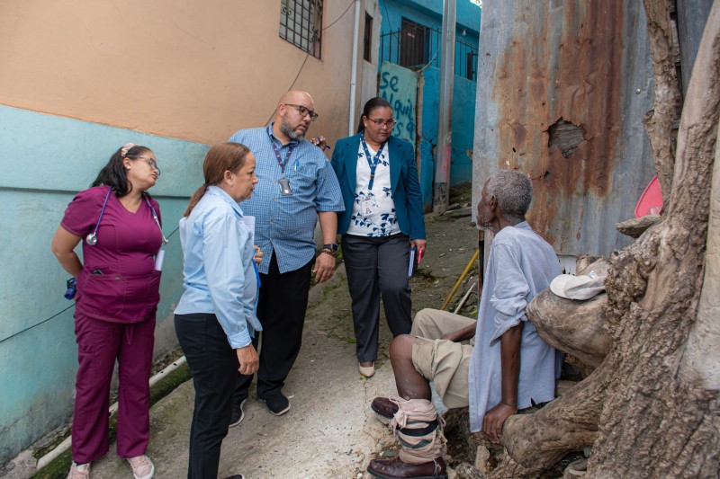 CONAPE atiende familia de envejecientes encontrados en condiciones deplorables