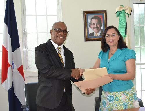 CONAPE Y FUNDACIÓN ROQUE LEONEL FIRMAN CONVENIO